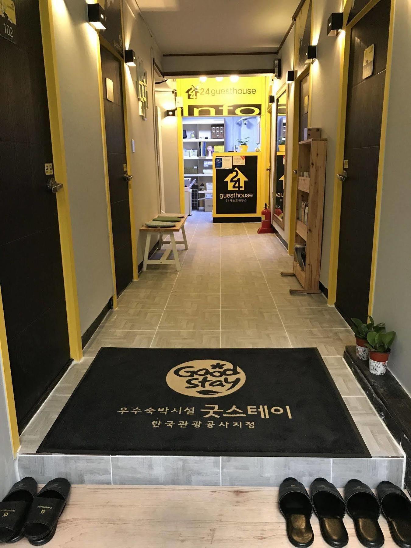 首爾 钟路塔24号宾馆酒店 外观 照片